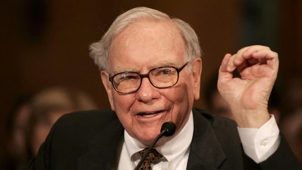 Buffett Sells Apple Shares But Hails Cook: Decoding the Oracle's Move