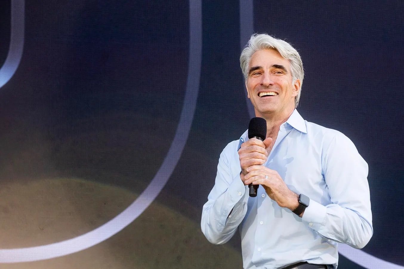 Apple Centralizes AI Operations Under Craig Federighi