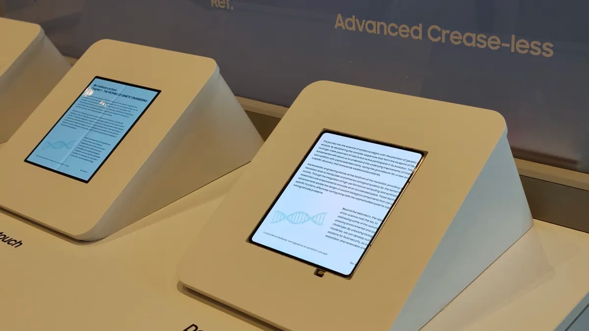 Samsung Demos Creaseless Flex In & Out Foldable Tech for Z Fold 8