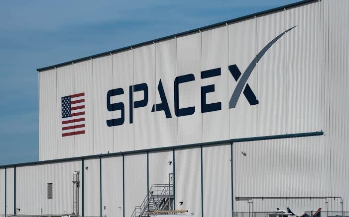 SpaceX đề xuất phóng 1 triệu vệ tinh trung tâm dữ liệu AI