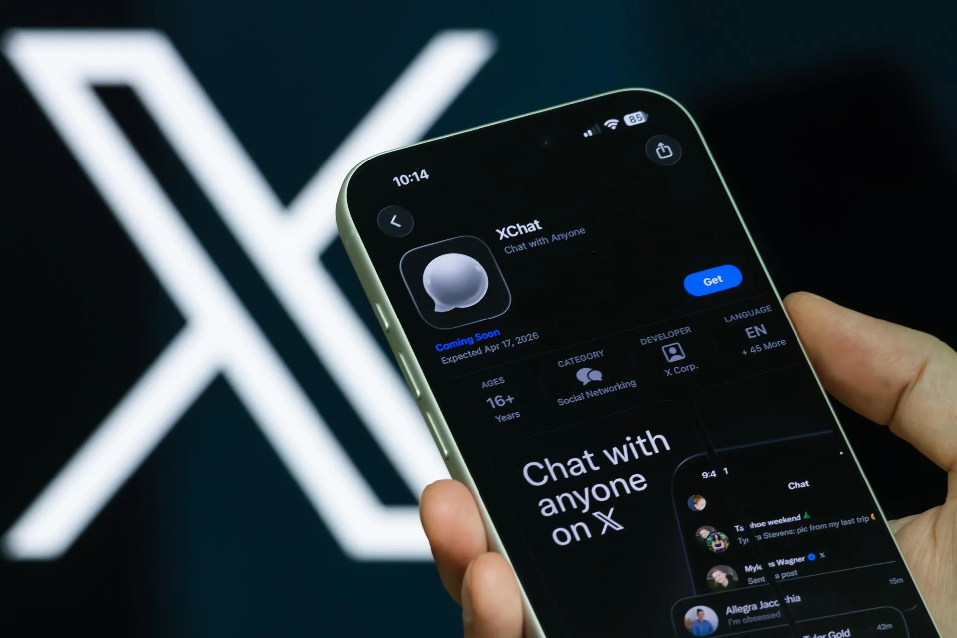 Elon Musk Officially Launches XChat Application with Grok AI Integration