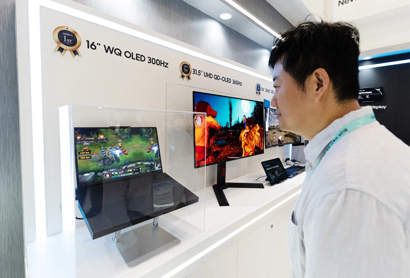 Samsung Display Unveils World's First 16-Inch 300Hz OLED Laptop Panel