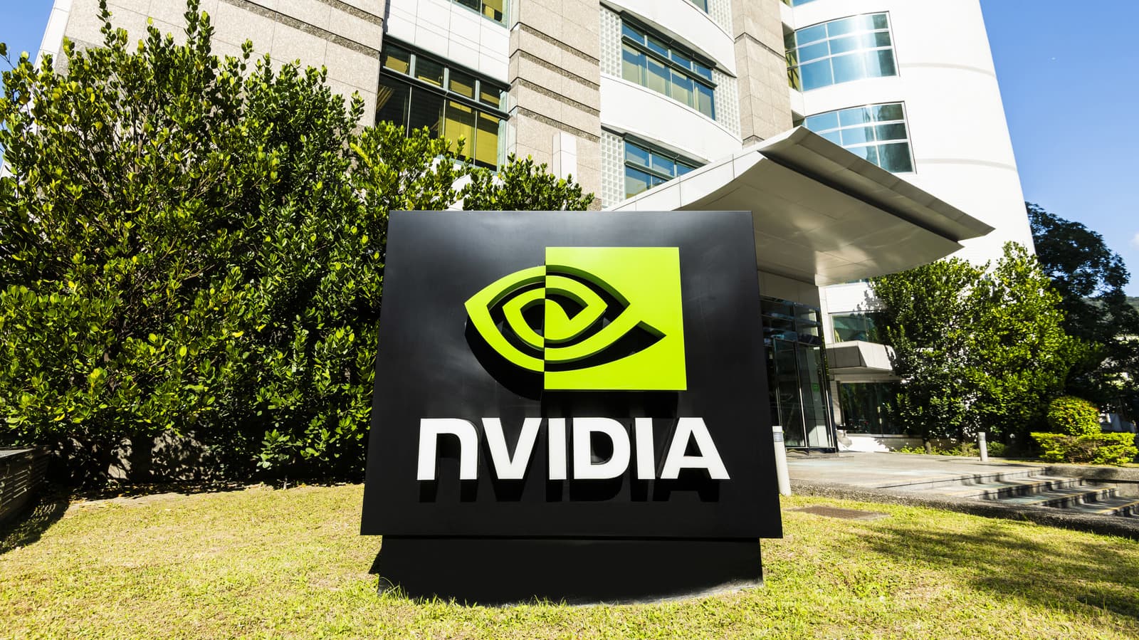 China Approves Import of 10,000 Nvidia H200 Chips for ByteDance and Tencent