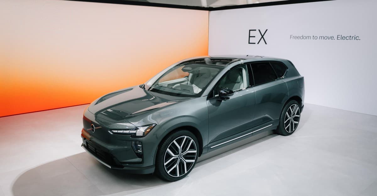 Volvo Expands Connected Safety Tech to Warn Drivers of Road Hazards