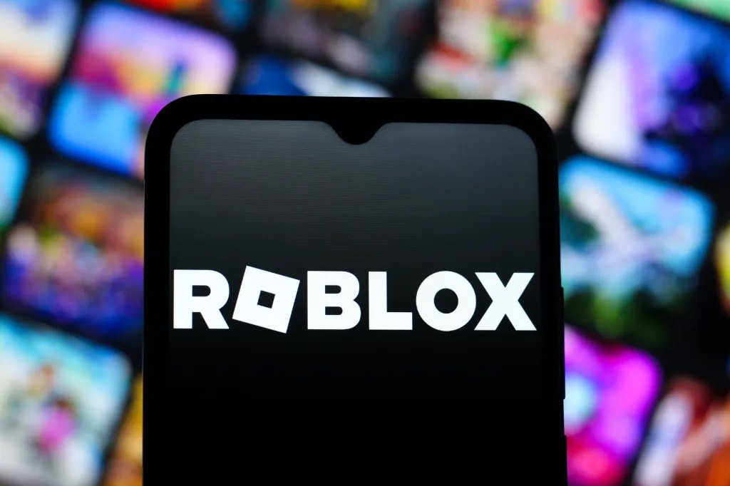 Roblox triển khai AI viết lại tin nhắn nhạy cảm theo thời gian thực
