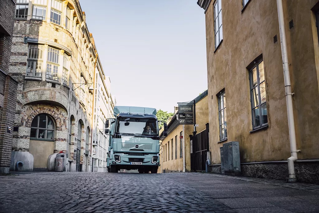 Volvo Trucks Unveils 14-Tonne FM Low Entry Electric Model