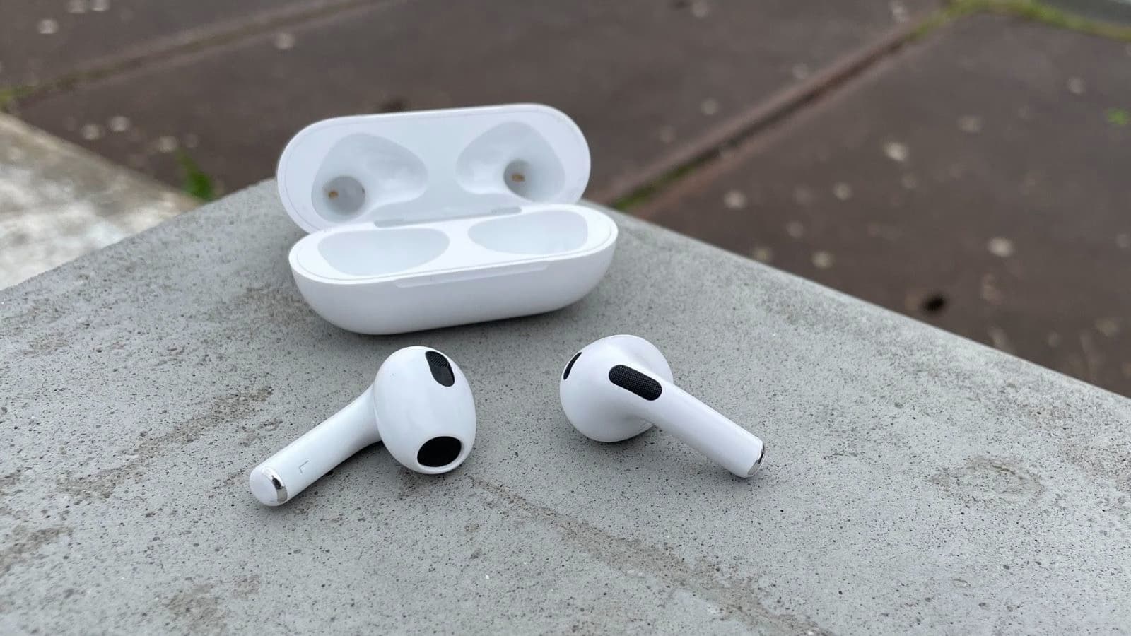 Apple Develops AirPods Ultra Featuring Infrared Cameras for Gemini-Powered Siri Integration in iOS 27
